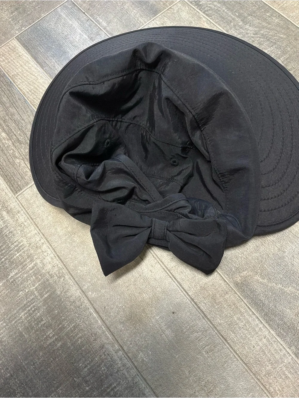 Ponyflo Women’s Black Wide Brim SunHat UV Protection Ponytail Opening Mesh Lined